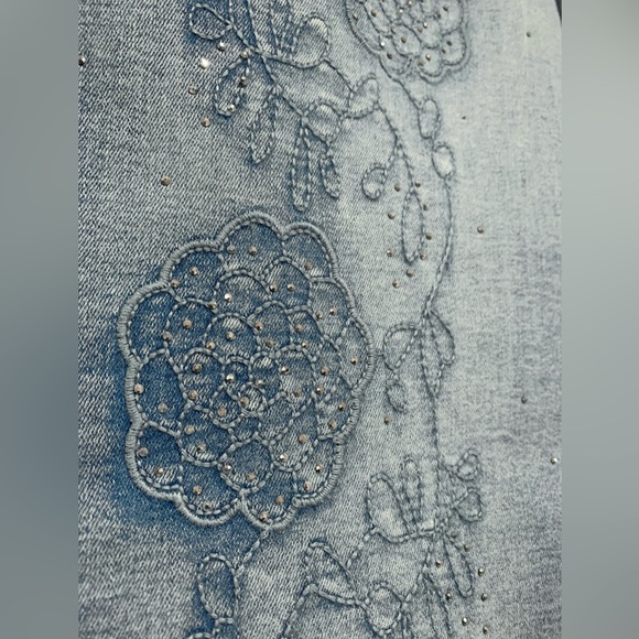 FDJ French Dressing Jeans Olivia Slim Ankle Sky Blue Floral Embroidered Jeans 10 - Picture 5 of 14